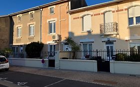 Jolie, Cozy, Confortable Maison De Ville Au Calme A 5Min Du Centre De Verdun, Parking Devant La Maison